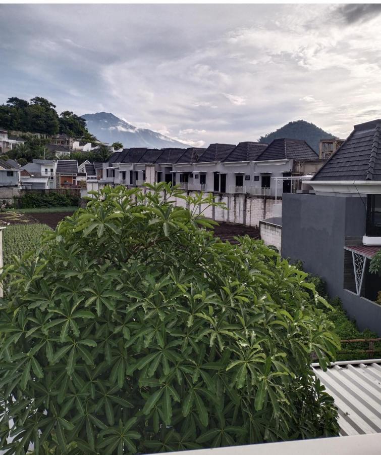 Family Villa Syariah C-37 Batu Бату Экстерьер фото